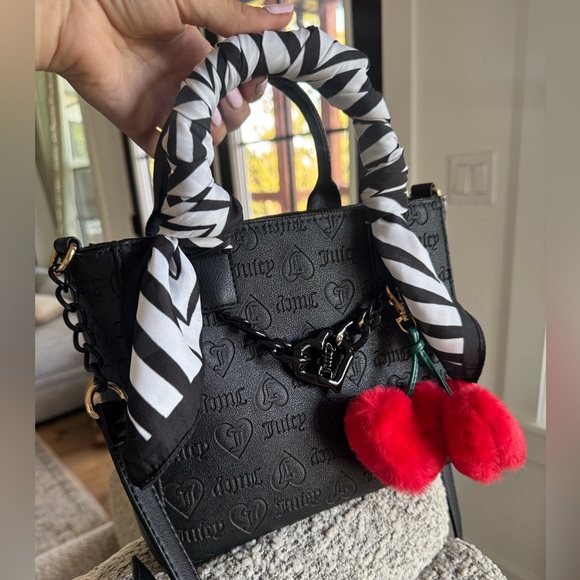 Juicy Couture Handbags - Juicy Couture Black Logo Embossed Tote Bag w/ Scarf & Heart Charm 🖤🍒